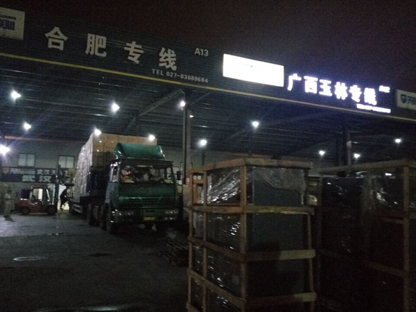 戈尔曼服装厂定制500kg青青草成人自拍配套熨烫设备使用发货案例图