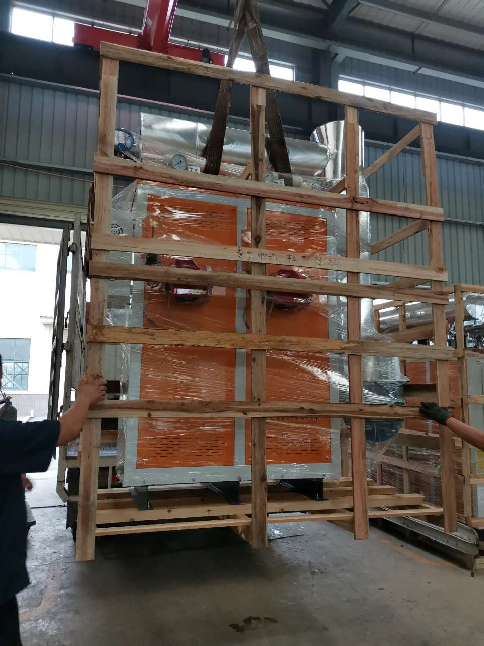 郑州调味品加工不锈钢蒸汽发生器采用食品级不锈钢材质，洁净加工调味品