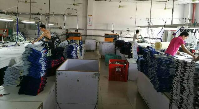 满足市场需要，针织厂选用服装整烫蒸汽发生器